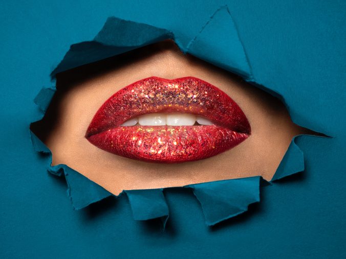 Social Media has dominated the Augmented reality market. It has become the main way that consumers access AR. Now the beauty industry seems to be next to take the limelight in this trend and we don’t see it going away any time soon.
